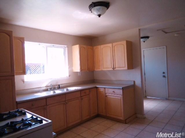 8809 Smith St, Patterson, CA 95363 photo 4