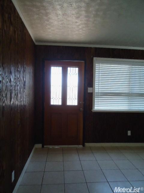 8809 Smith St, Patterson, CA 95363 photo 2