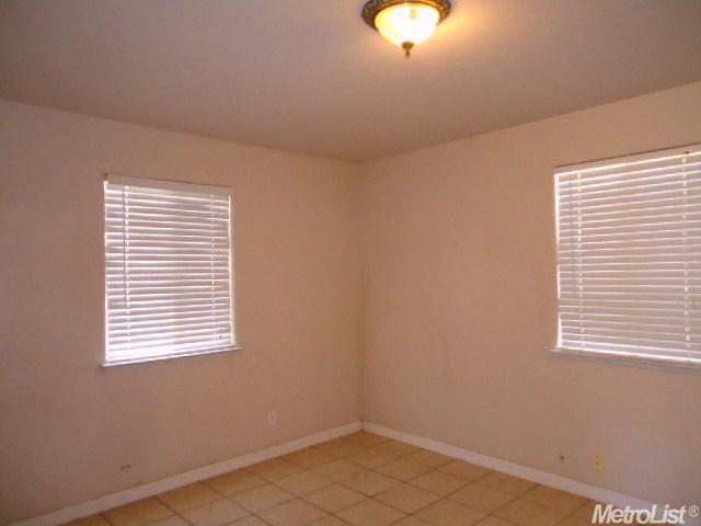 8809 Smith St, Patterson, CA 95363 photo 5
