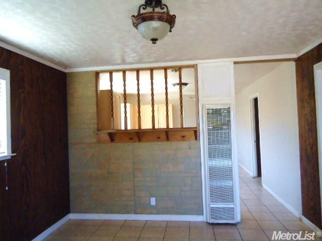 8809 Smith St, Patterson, CA 95363 photo 3