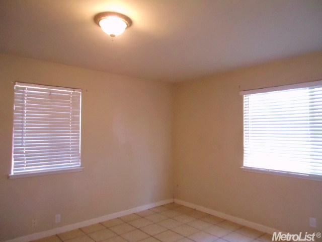 8809 Smith St, Patterson, CA 95363 photo 7