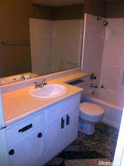 1124 Whittle Ct, Modesto, CA 95351 photo 4