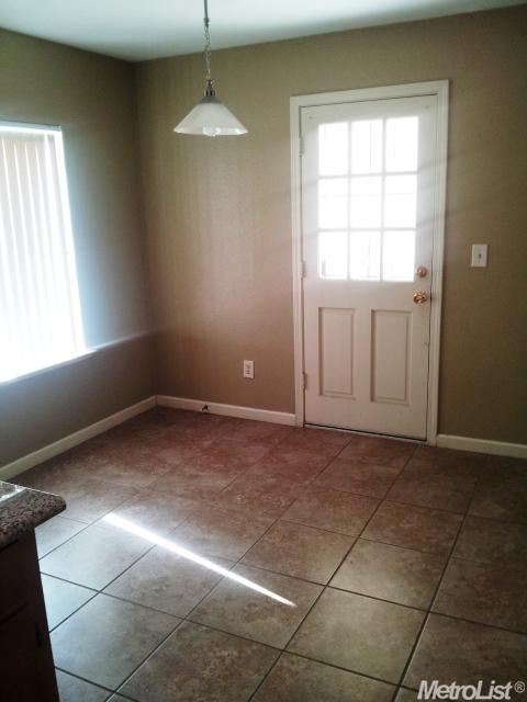 1124 Whittle Ct, Modesto, CA 95351 photo 3