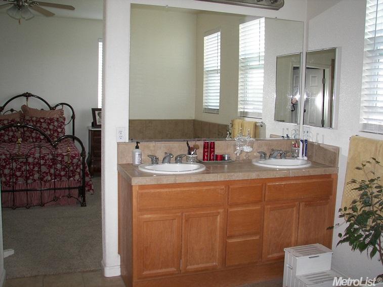 1580 E Springer Dr, Turlock, CA 95382 photo 12