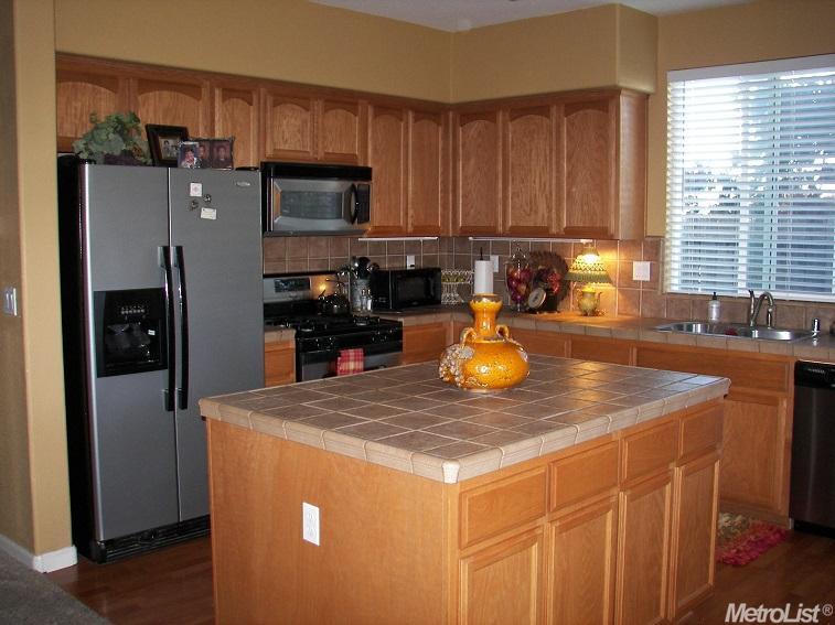 1580 E Springer Dr, Turlock, CA 95382 photo 3