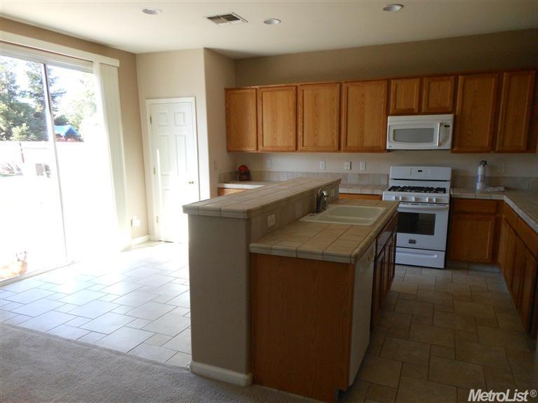 1220 Cliff Swallow Dr, Patterson, CA 95363 photo 6