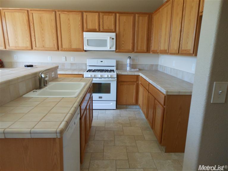 1220 Cliff Swallow Dr, Patterson, CA 95363 photo 5