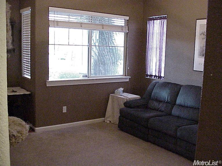 1364 Crossroads Dr, Tracy, CA 95377 photo 2