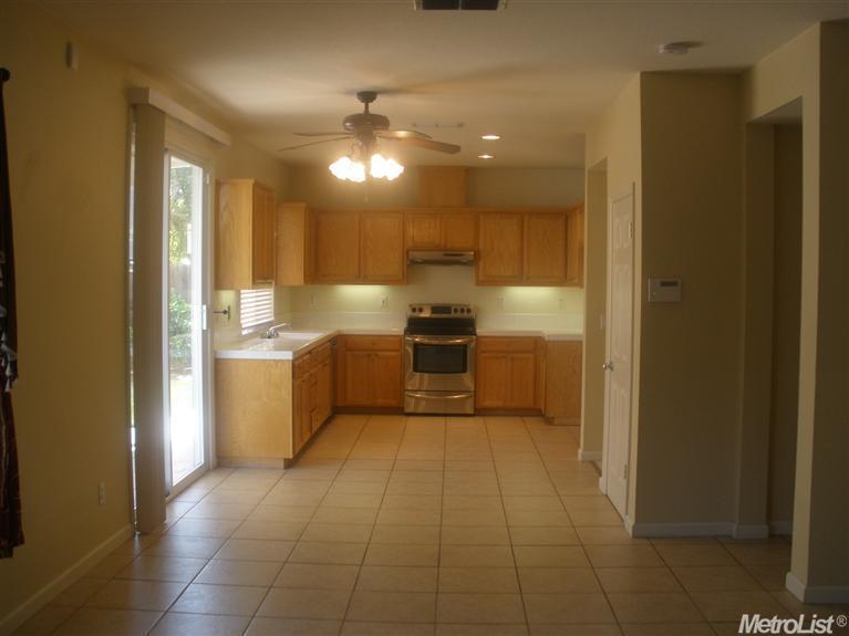 1240 King Loop, Tracy, CA 95377 photo 5