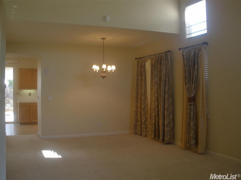1240 King Loop, Tracy, CA 95377 photo 2