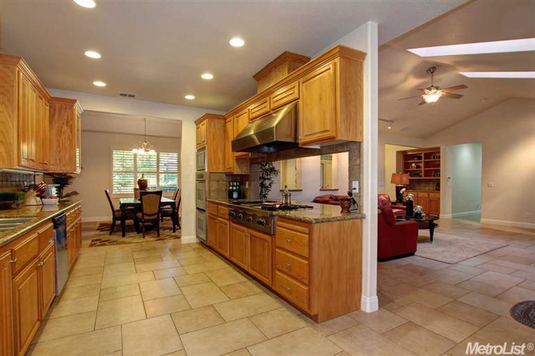 5521 Locust Ave, Carmichael, CA 95608 photo 9