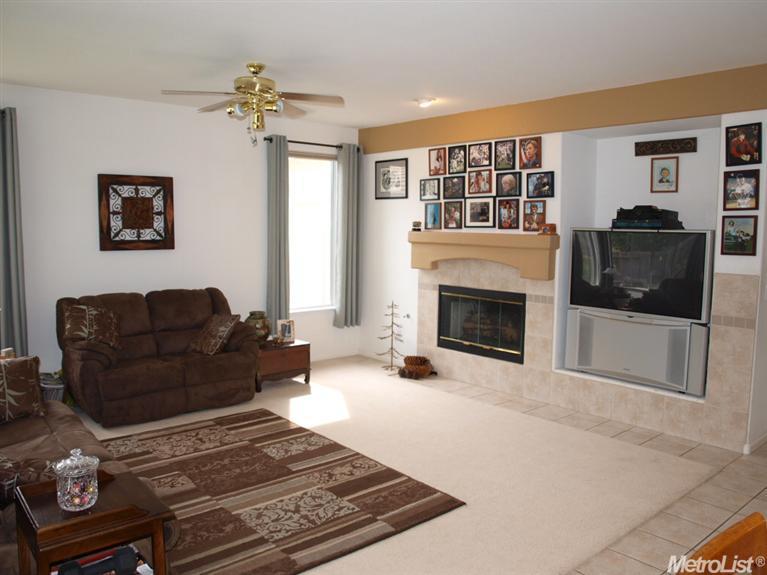 218 Luna, Folsom, CA 95630 photo 6