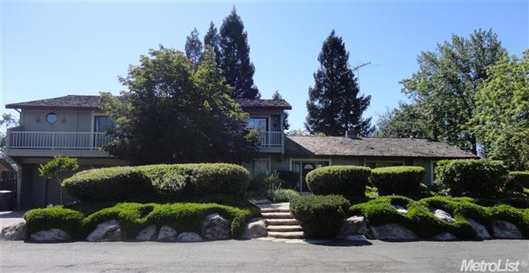 402 Riverview Dr, Auburn, CA 95603 photo 1