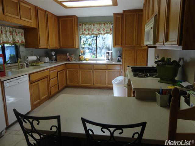 402 Riverview Dr, Auburn, CA 95603 photo 9