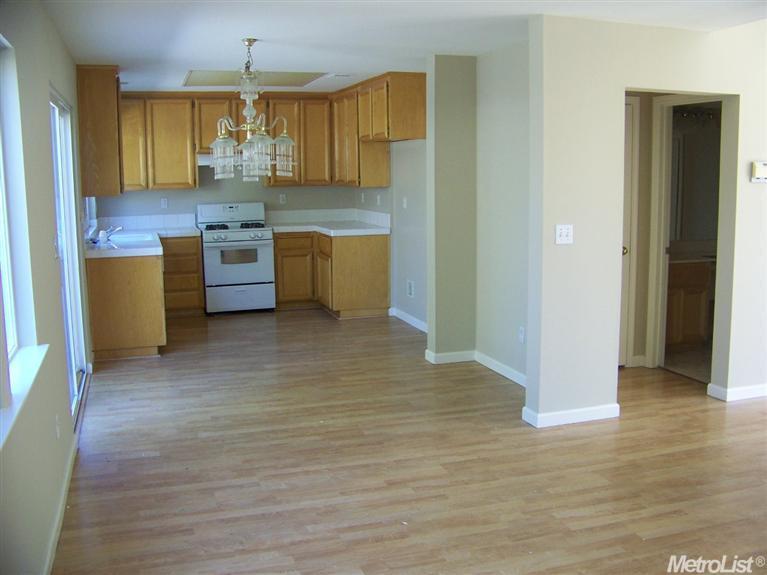 745 Shelborne Dr, Tracy, CA 95377 photo 4
