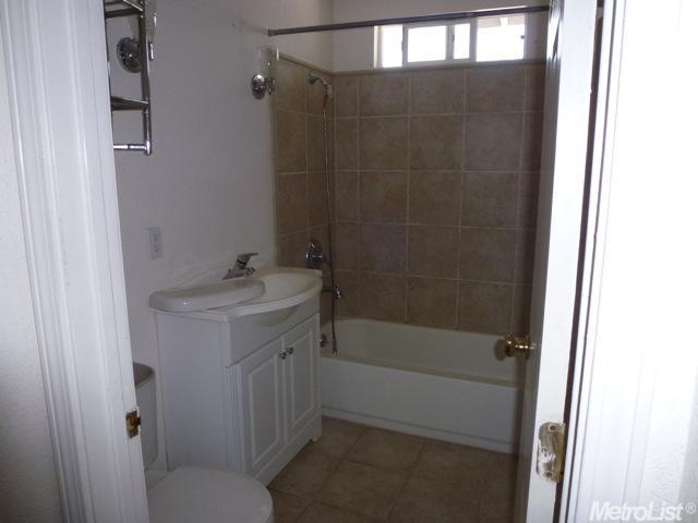 121 E Whittier Ave, Tracy, CA 95376 photo 3