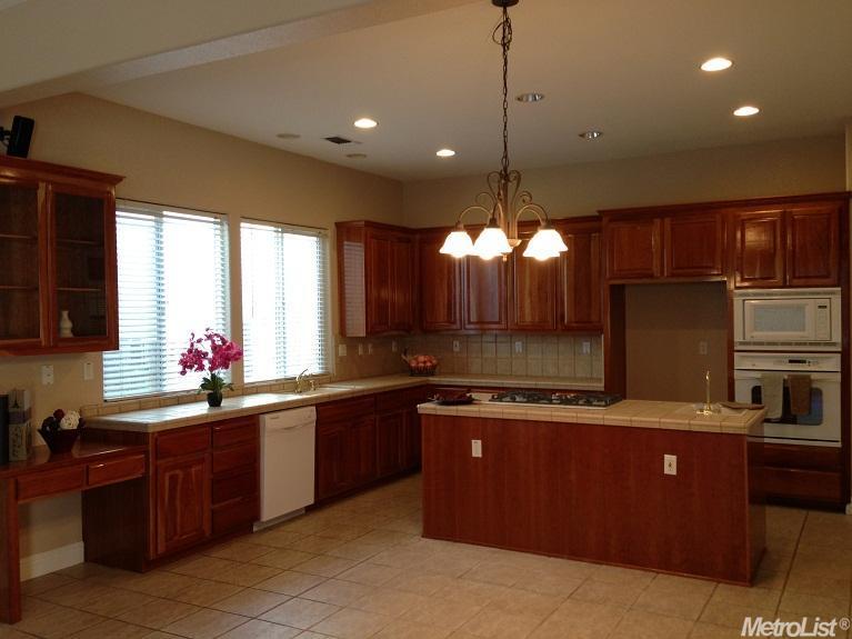 4030 Poppleton Way, Carmichael, CA 95608 photo 4