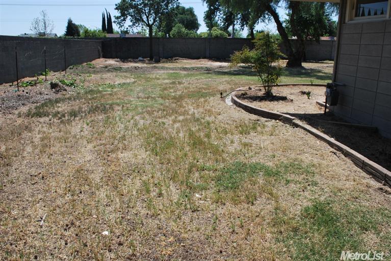 1412 River Crk, Modesto, CA 95351 photo 2