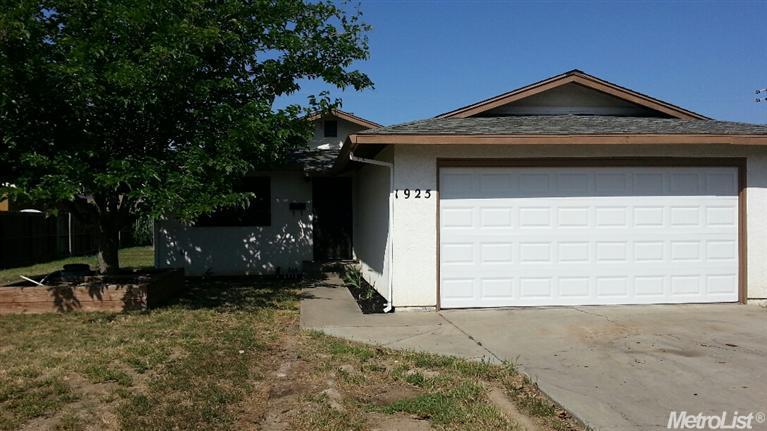 1925 Leslie, Newman, CA 95360 photo 1