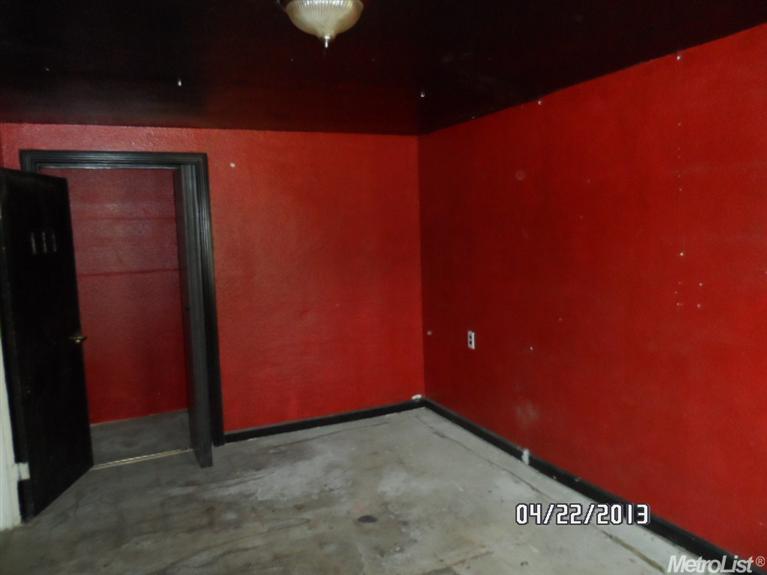 300 Imperial Ave, Modesto, CA 95358 photo 8
