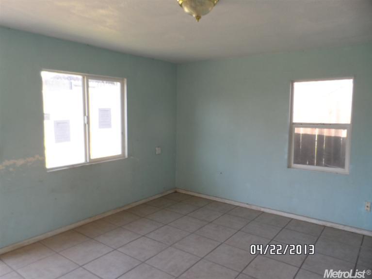 300 Imperial Ave, Modesto, CA 95358 photo 3