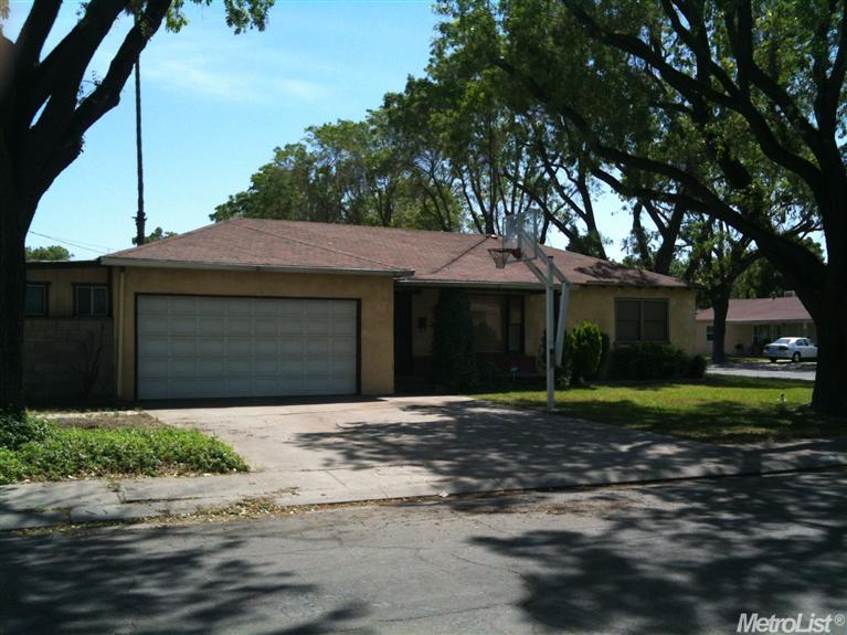 1216 Adel St, Modesto, CA 95350 photo 1