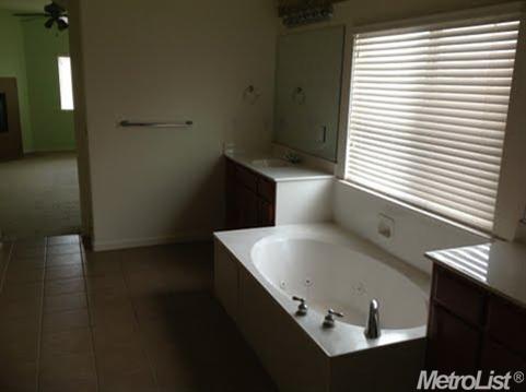 2131 Derrick Ave, Manteca, CA 95337 photo 9