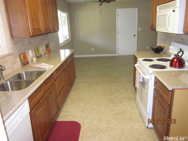 1127 Orchid Ave, Modesto, CA 95355 photo 3