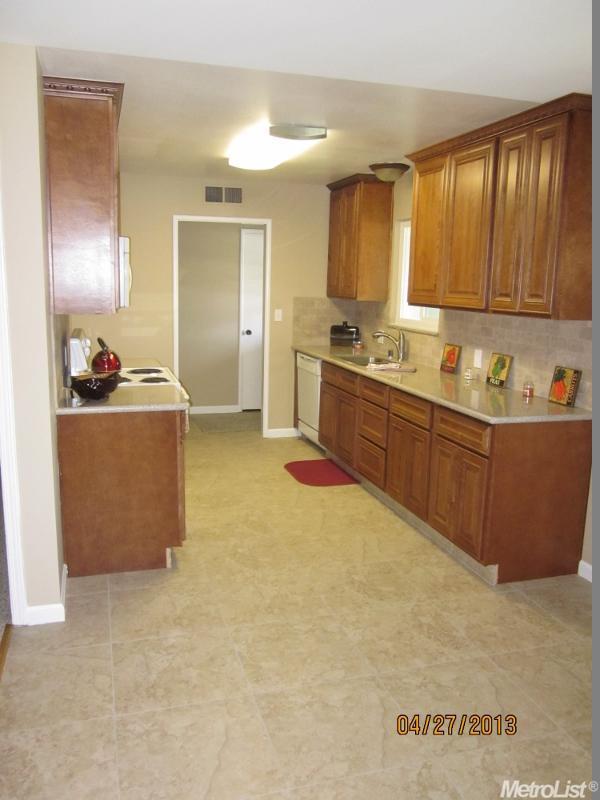 1127 Orchid Ave, Modesto, CA 95355 photo 4