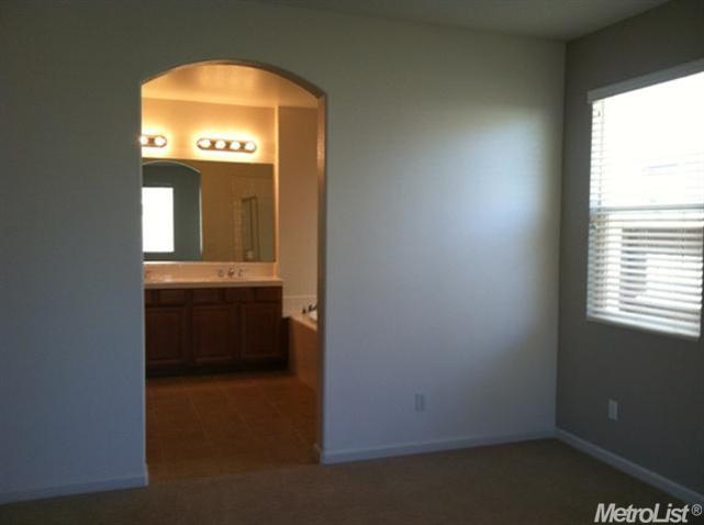 244 Bella Flora Ln, Patterson, CA 95363 photo 9