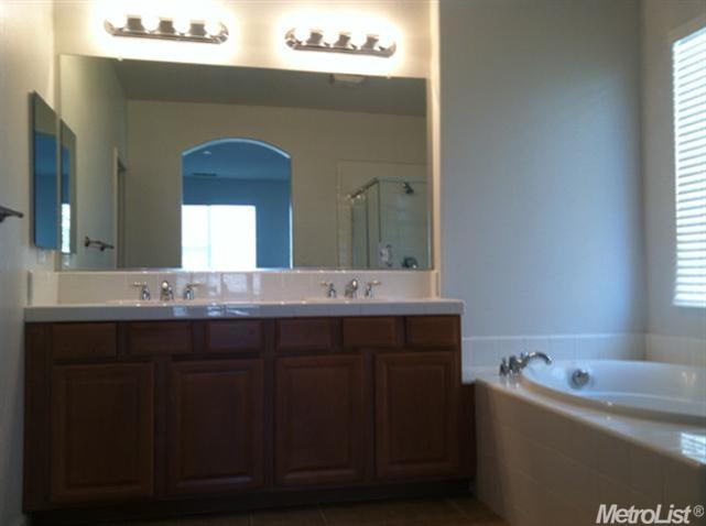 244 Bella Flora Ln, Patterson, CA 95363 photo 8