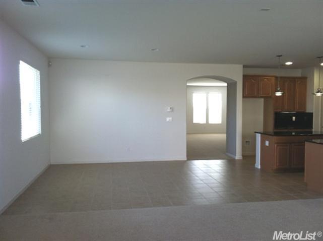 244 Bella Flora Ln, Patterson, CA 95363 photo 7