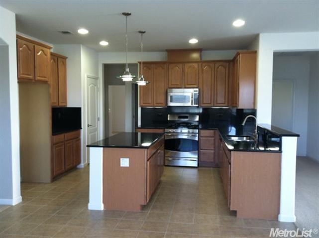 244 Bella Flora Ln, Patterson, CA 95363 photo 2