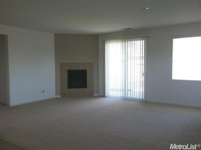 244 Bella Flora Ln, Patterson, CA 95363 photo 3