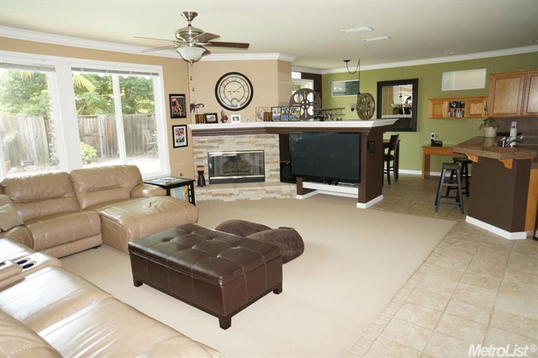 2903 Cameron Dr, Rocklin, CA 95765 photo 4
