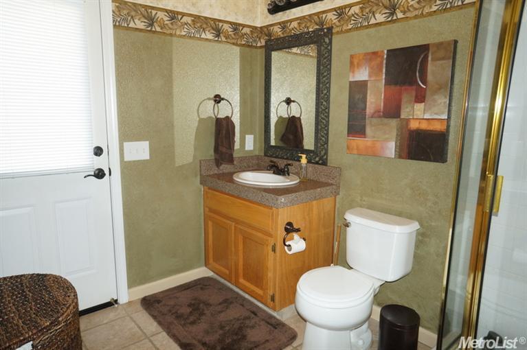 2903 Cameron Dr, Rocklin, CA 95765 photo 3