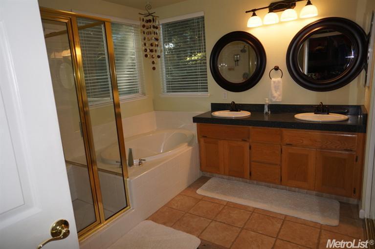 2903 Cameron Dr, Rocklin, CA 95765 photo 9