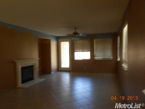 1465 Swallow Tail Ln, Manteca, CA 95337 photo 3
