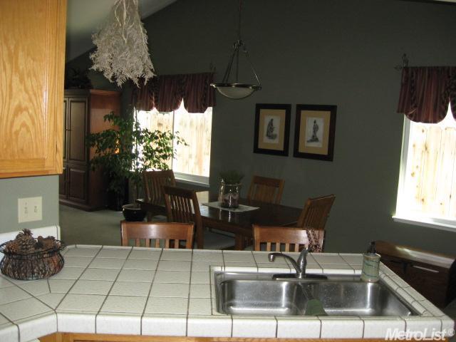 1016 Jayhawk Way, Modesto, CA 95358 photo 6