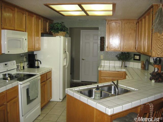 1016 Jayhawk Way, Modesto, CA 95358 photo 5