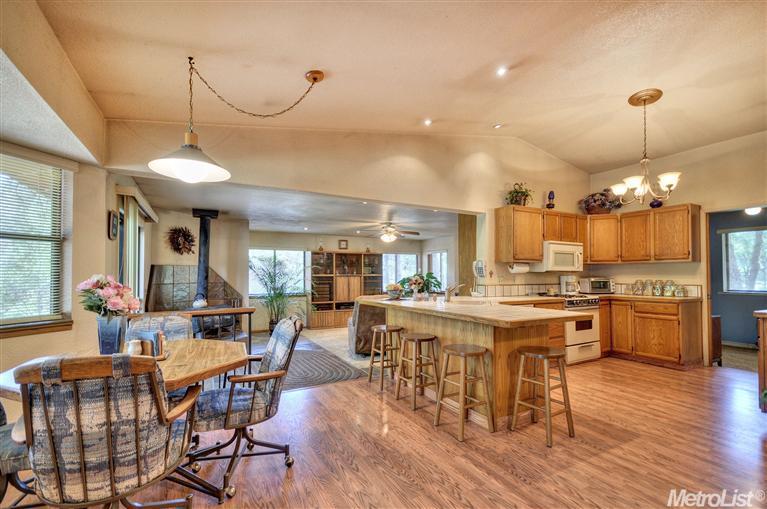 1057 Madrone Ln, Placerville, CA 95667 photo 2