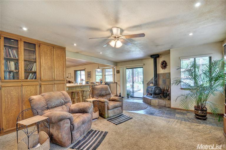 1057 Madrone Ln, Placerville, CA 95667 photo 3