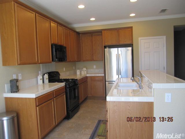 16445 Adobe Ct, Lathrop, CA 95330 photo 3