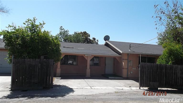 1908 E 11th St, Stockton, CA 95206 photo 1