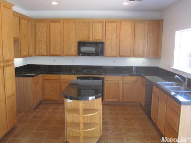 2381 Tolbert Dr, Tracy, CA 95377 photo 2