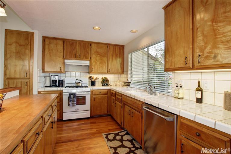 1712 Valdora St, Davis, CA 95618 photo 10