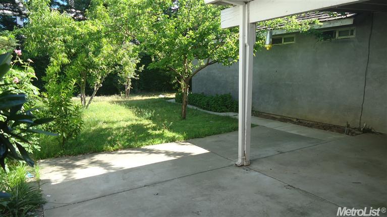 1721 Innsbrook Dr, Modesto, CA 95350 photo 6