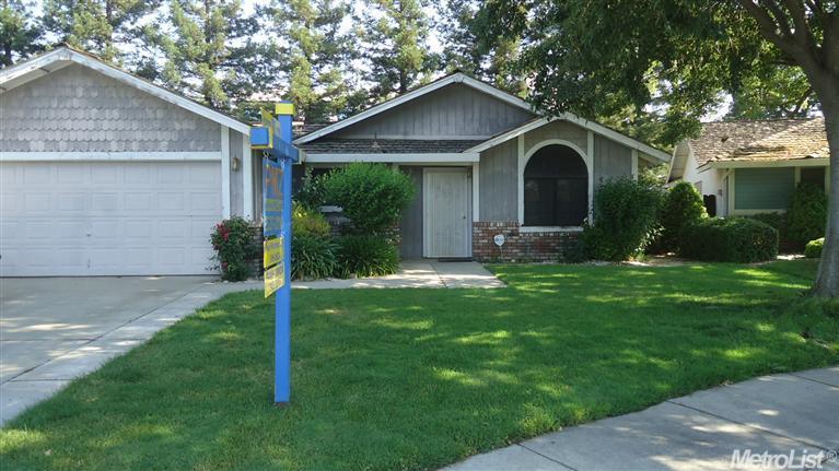 1721 Innsbrook Dr, Modesto, CA 95350 photo 2