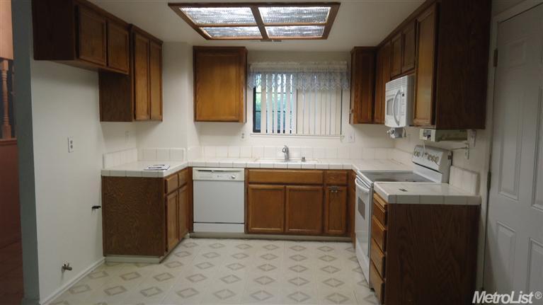 1721 Innsbrook Dr, Modesto, CA 95350 photo 5