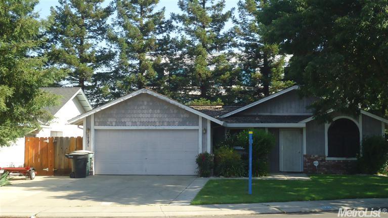 1721 Innsbrook Dr, Modesto, CA 95350 photo 1